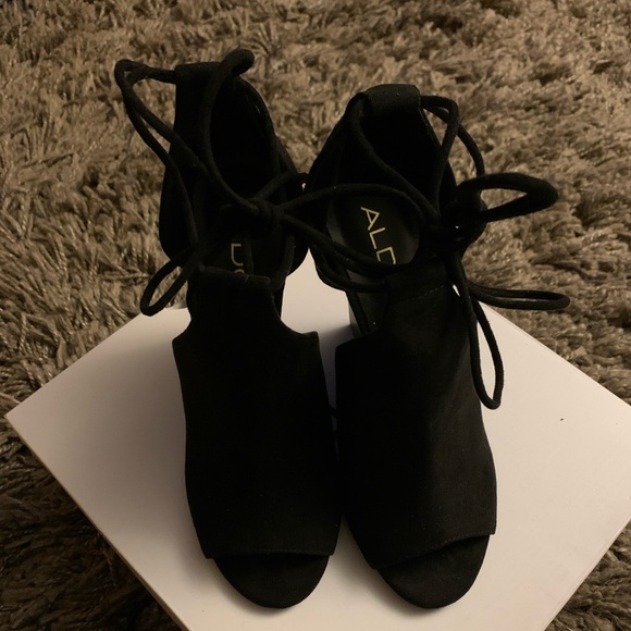 Aldo’s Peep Toe Wedge Heels - Picture 2 of 7